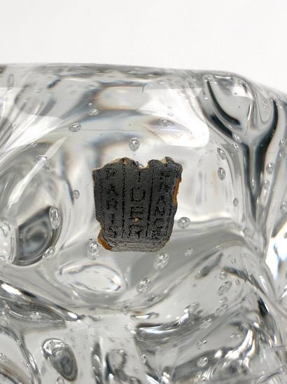 Attribué à SCHNEIDER
Bougeoir en verre moulé...