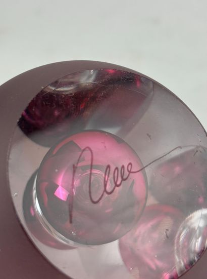 RELLE 
Signed crystal pyramid with pink bubbly...