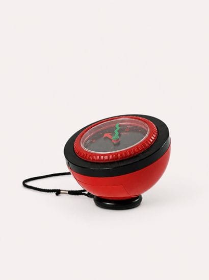 Twinbird
Red and black plastic hemispheric...