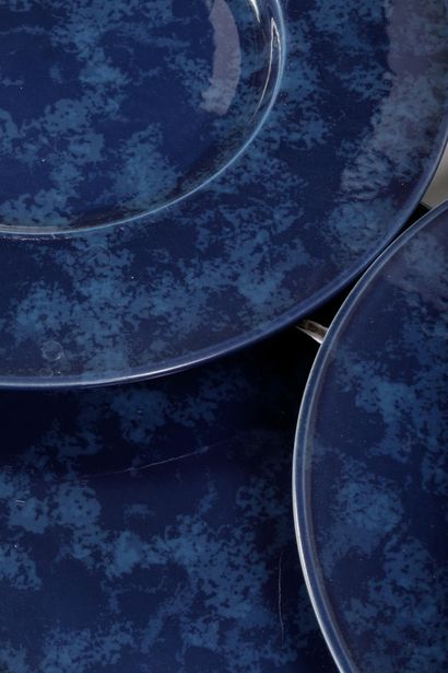CHRISTOFLE
Set of 8 presentation plates made...