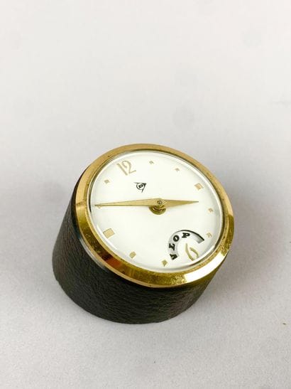 DUNLOP WEST GERMANY
Small desk clock in embossed...