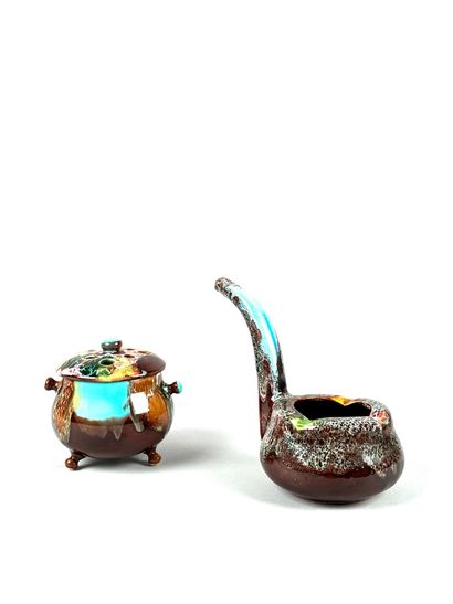 VALLAURIS
A flower vase (13 x 11 cm) and...