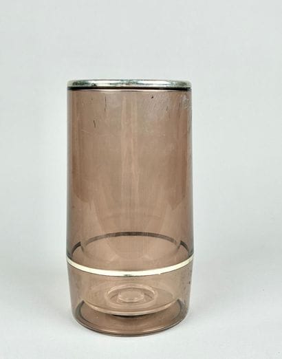 Vinicool Made in England
Smoked and silver-colored...