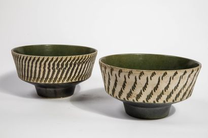 Paire de cache-pots pouvant former saladiers...