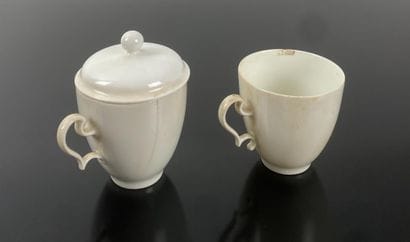 Manufacture Nationale de SÈVRES
Deux tasses...