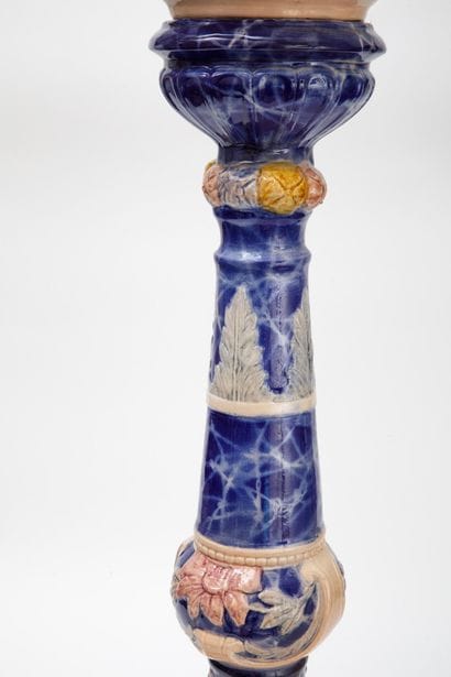 Dans le goût de Doulton 
Cache-pot et colonne...