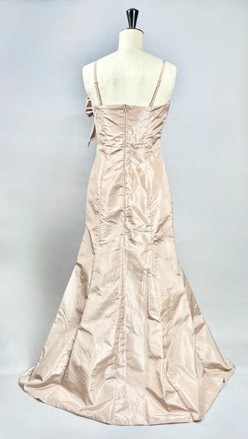 Fred Sun
Nude beige and pink evening dress...