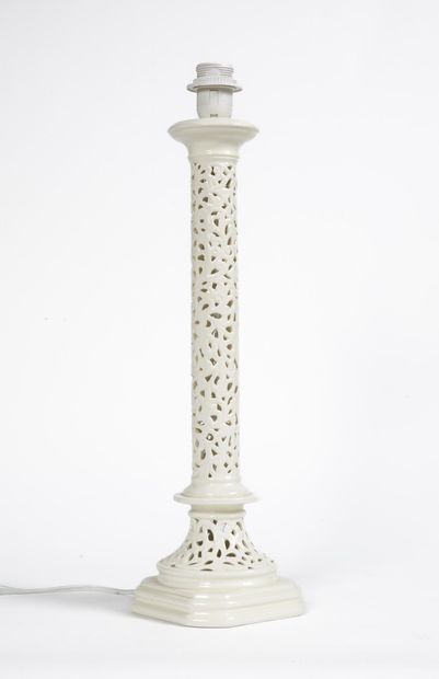 Grande lampe à poser, le fût en céramique...