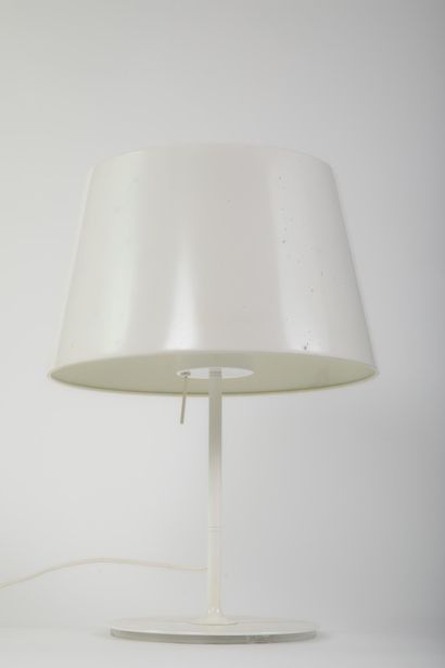 IKEA 
Importante lampe en métal laqué blanc...