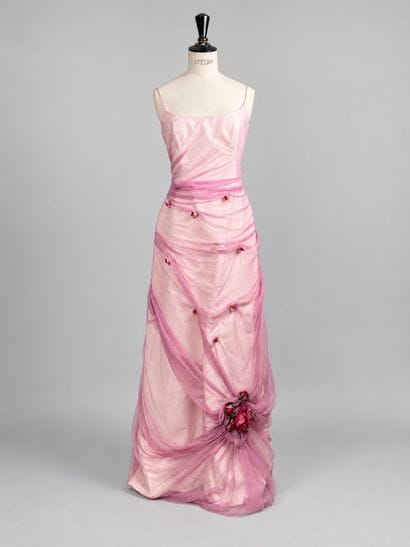 PRONUPTIA
Long pink strapless dress with...