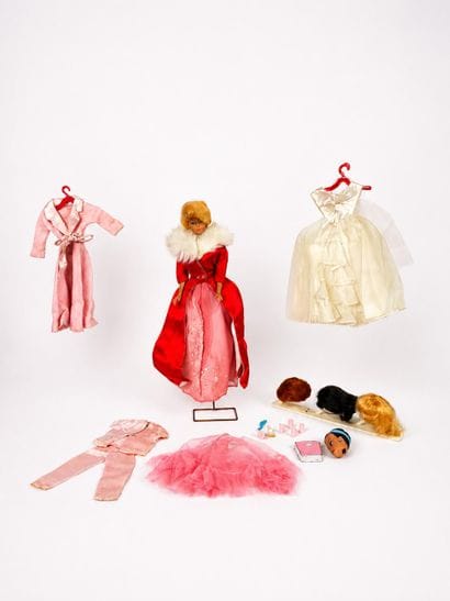 BARBIE MIDGE
Red patent leather case with...