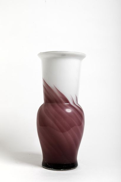 Dans le gout de Murano
Vase à haut col en...