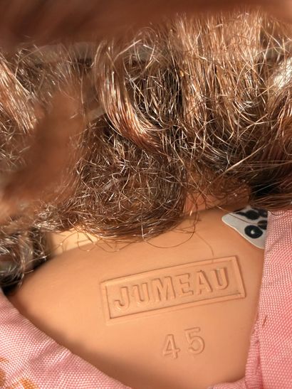 Poupée Jumeau en celluloïde modèle 45 
On...