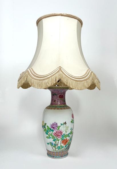 Vase en porcelaine de Chine de style famille...