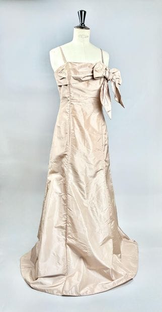 Fred Sun
Nude beige and pink evening dress...