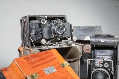 Assortment of various cameras. Zeiss Ikon...