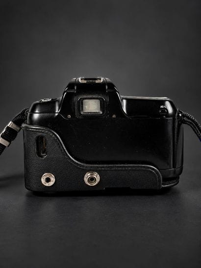 Set of two assorted cameras, untested.
Konica...