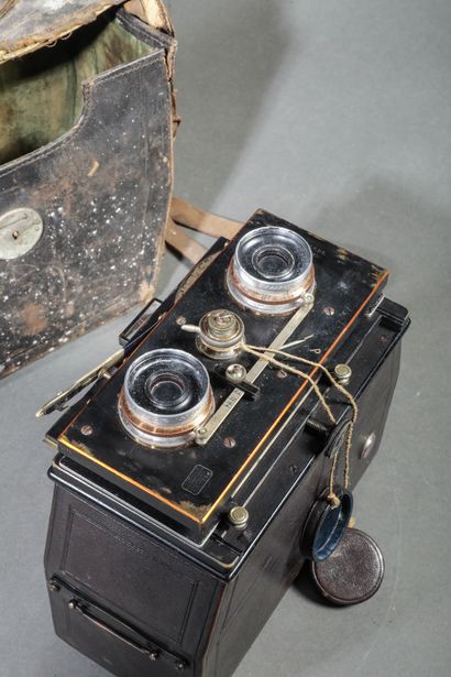 Includes an H. Bellieni bag and an H. Bellieni...