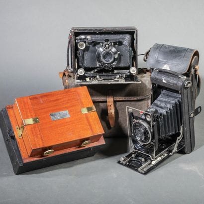 Assortment of various cameras. Zeiss Ikon...