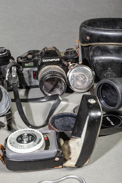 Set of five assorted cameras, as-is. Fujica...