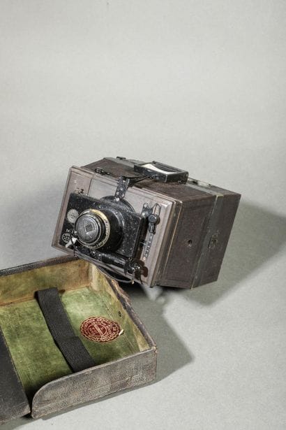 Gaumont camera bag, Gaumont Spido binoculars...