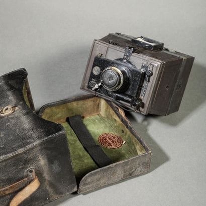 Gaumont camera bag, Gaumont Spido binoculars...