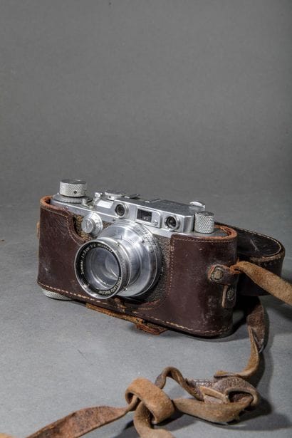 Leitz Leica IIIa camera, No. 274 501 (1938),...