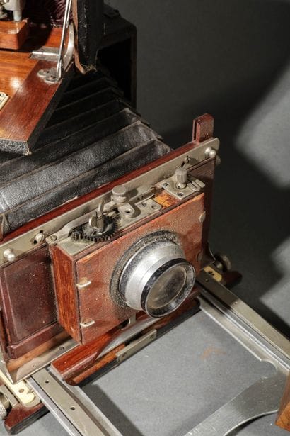 Set of three wooden view cameras, various...