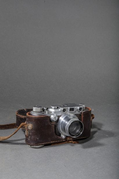 Leitz Leica IIIa camera, No. 274 501 (1938),...