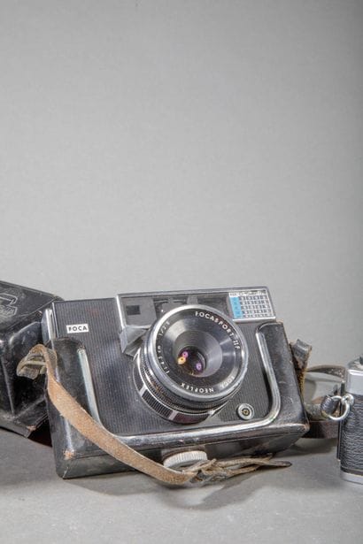 Set of three assorted cameras, as-is. Foca...