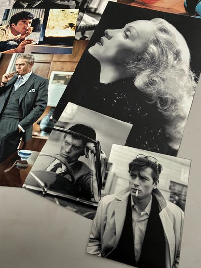 Set of 22 film stills, including 
