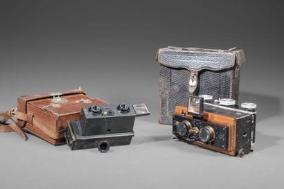 Set of two assorted stereoscopic cameras,...