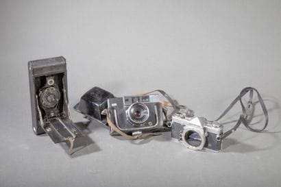 Set of three assorted cameras, as-is. Foca...