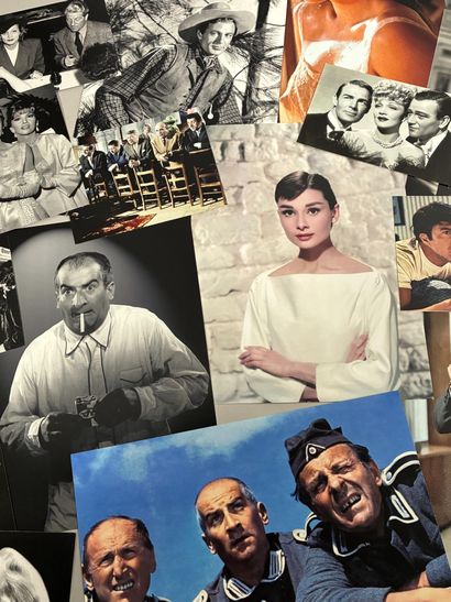 Set of 22 film stills, including 