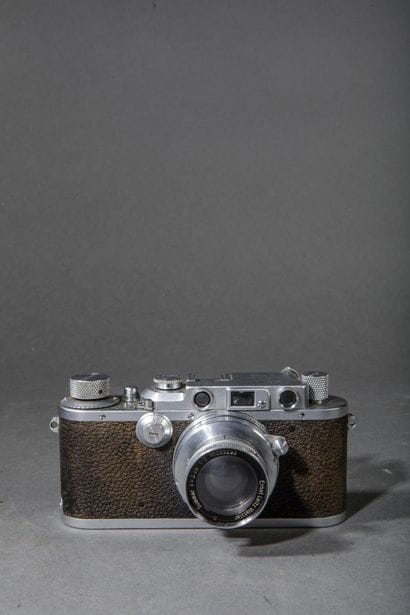 Leitz Leica IIIa camera, No. 274 501 (1938),...