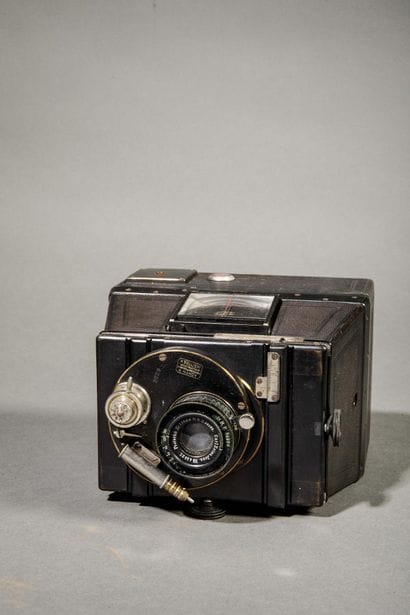 Includes an H. Bellieni Nancy bag and an...