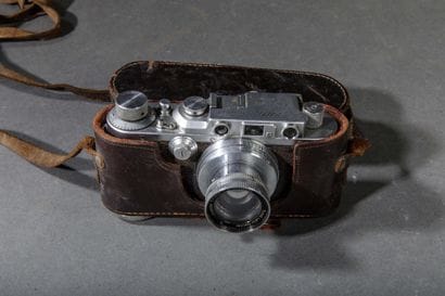 Leitz Leica IIIa camera, No. 274 501 (1938),...