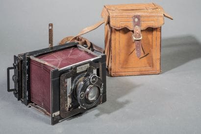 H. Bellieni Nancy camera with a Berthiot...