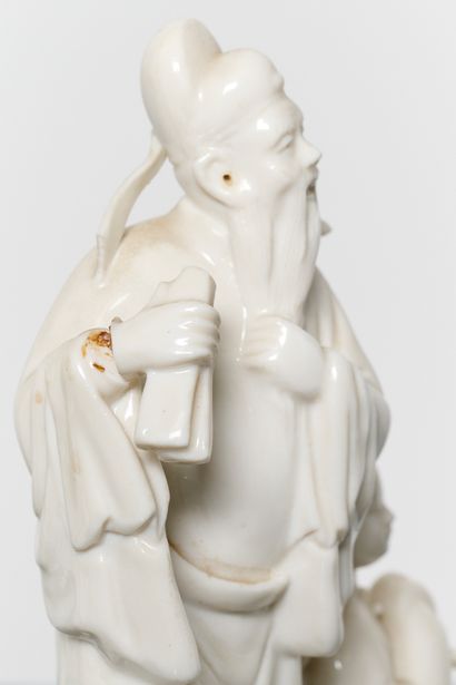 China
Set of 2 Guanyin (Hmax 36 cm) and 3...