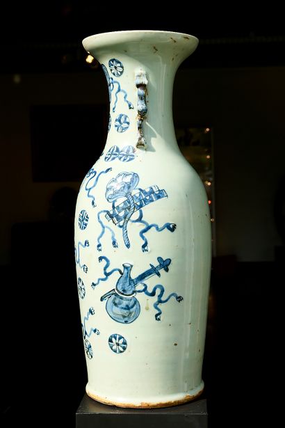 China 19th century
Large baluster vase decorated...