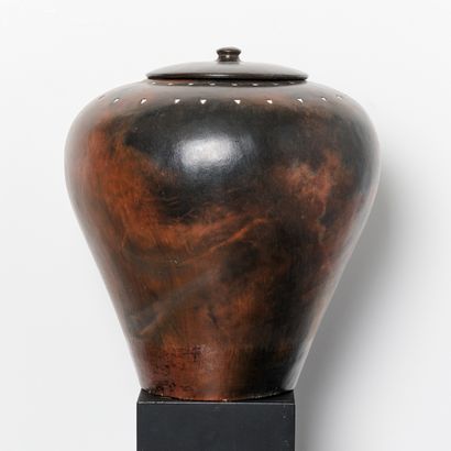 Post-modern ceramics
Large ceramic jar decorated...