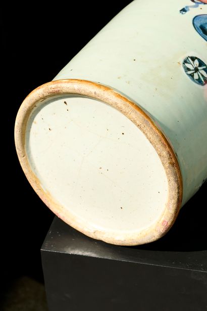 China 19th century
Large baluster vase decorated...