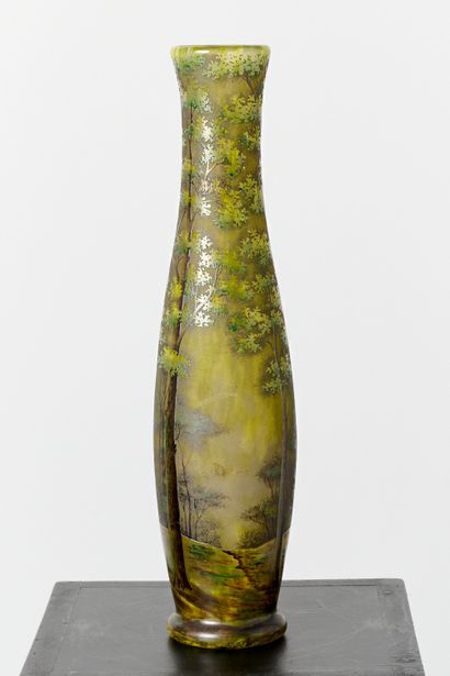 DAUM à Nancy
Grand vase fuseau en verre doublé...