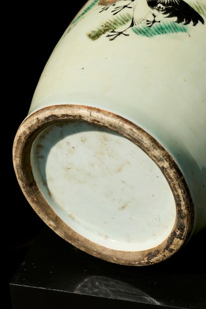 China, 20th century
A baluster vase decorated...