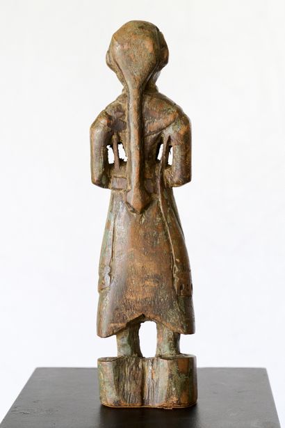 Peuple de l'Himalaya, Népal
Statue en bois...