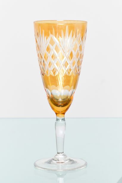 Verre irisé - Manufacture inconnue
5 flutes...