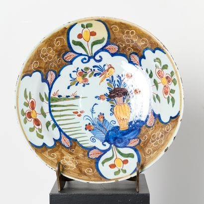 Delft 18th century
2 polychrome Delft earthenware...