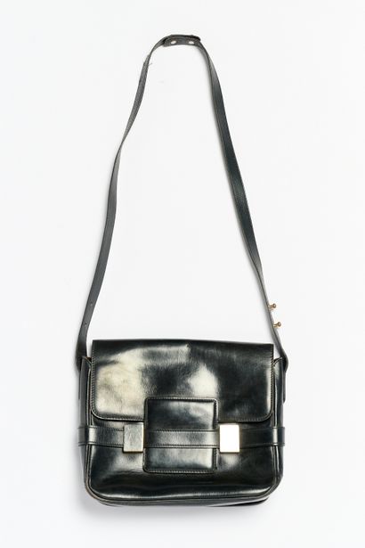 DELVAUX - Bruxelles
Un sac en cuir noir et...
