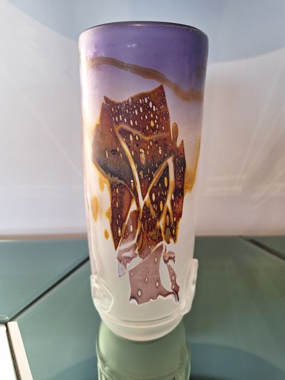 Louis LELOUP (1929)
Glass scroll vase worked...