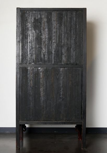 China - Antique furniture
Large wedding armoire...